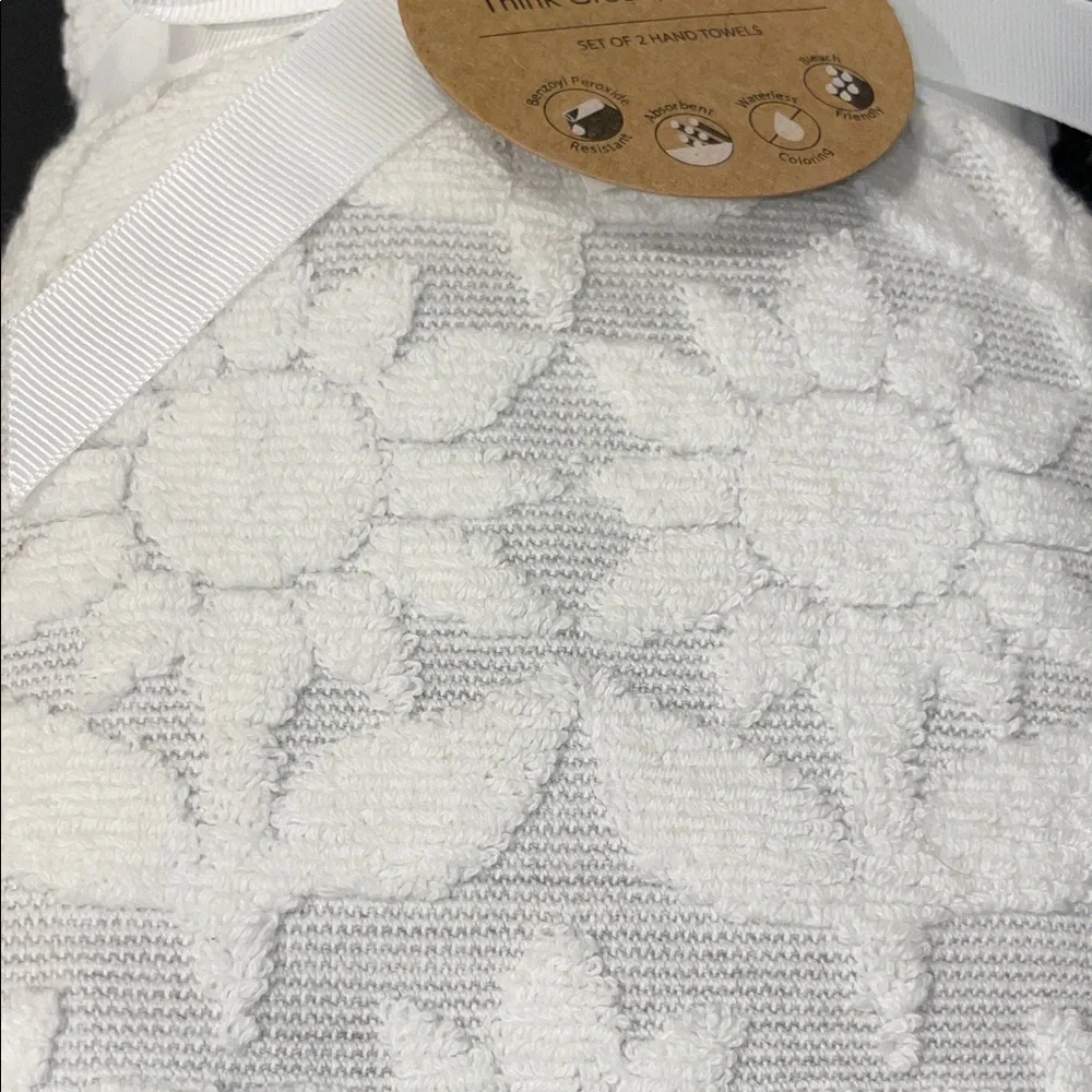 Gray & White Textured Hand Towels🛁